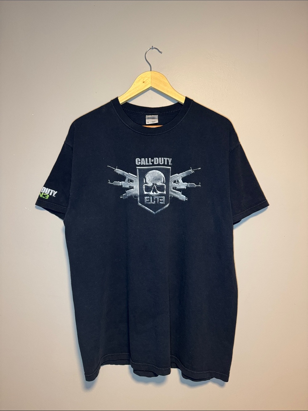 Vintage Y2K Call Of Duty MW3 Elite T-Shirt / XL / 2011